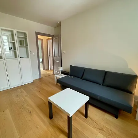 Апартаменты Au Coeur De L'avenue Lajarige