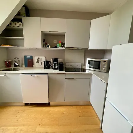 Au Coeur De L'avenue Lajarige