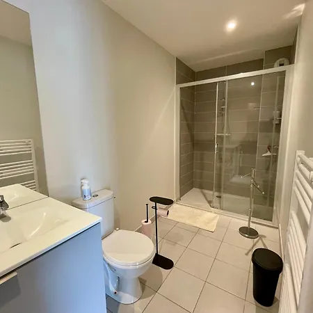 Au Coeur De L'avenue Lajarige * Ла-Боль-Эскублак